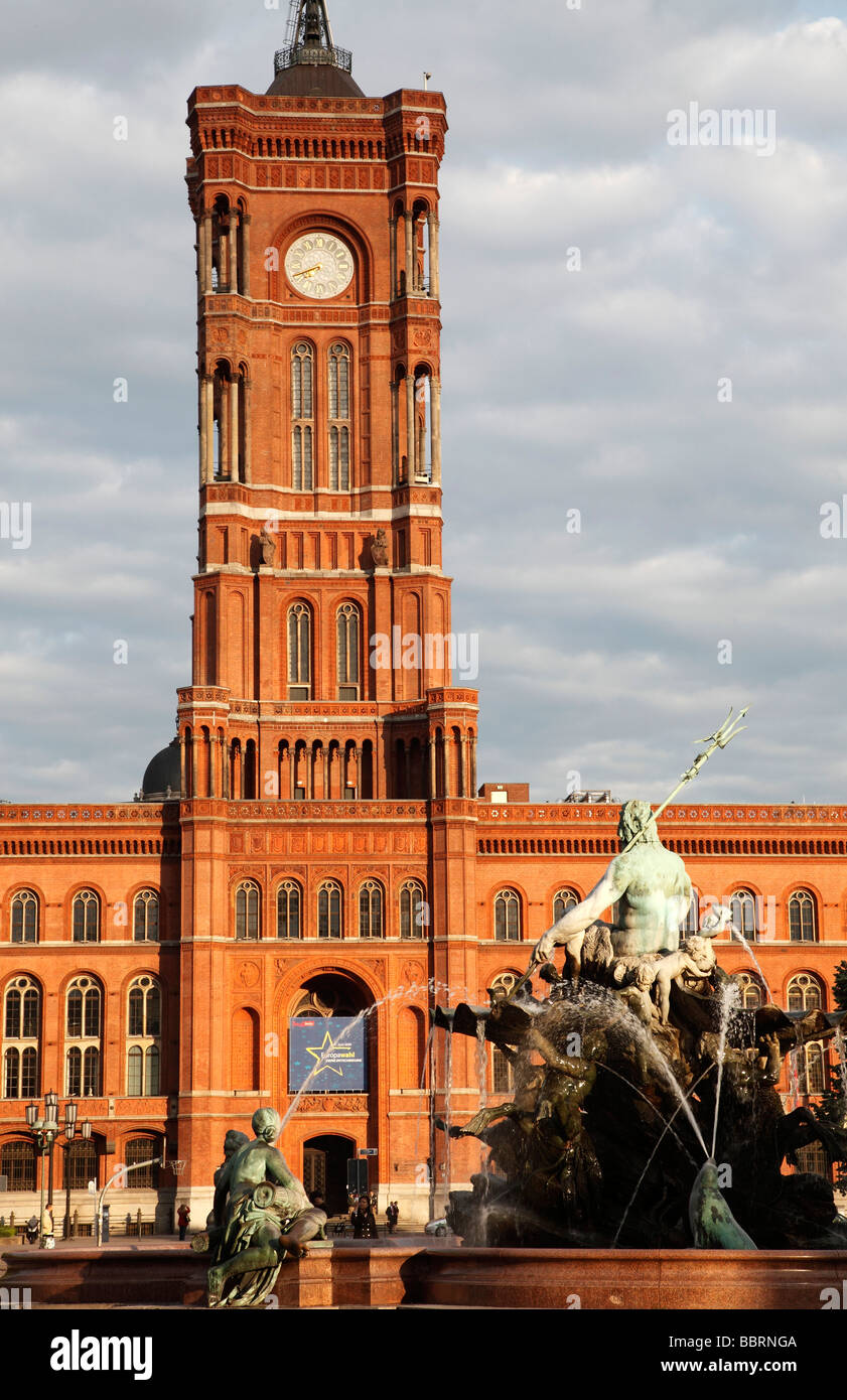 Das rote rathaus -Fotos und -Bildmaterial in hoher Auflösung – Alamy
