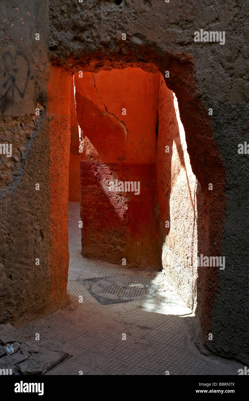 Gebäude und Tür Details in den Souk in Marrakesch Stockfoto