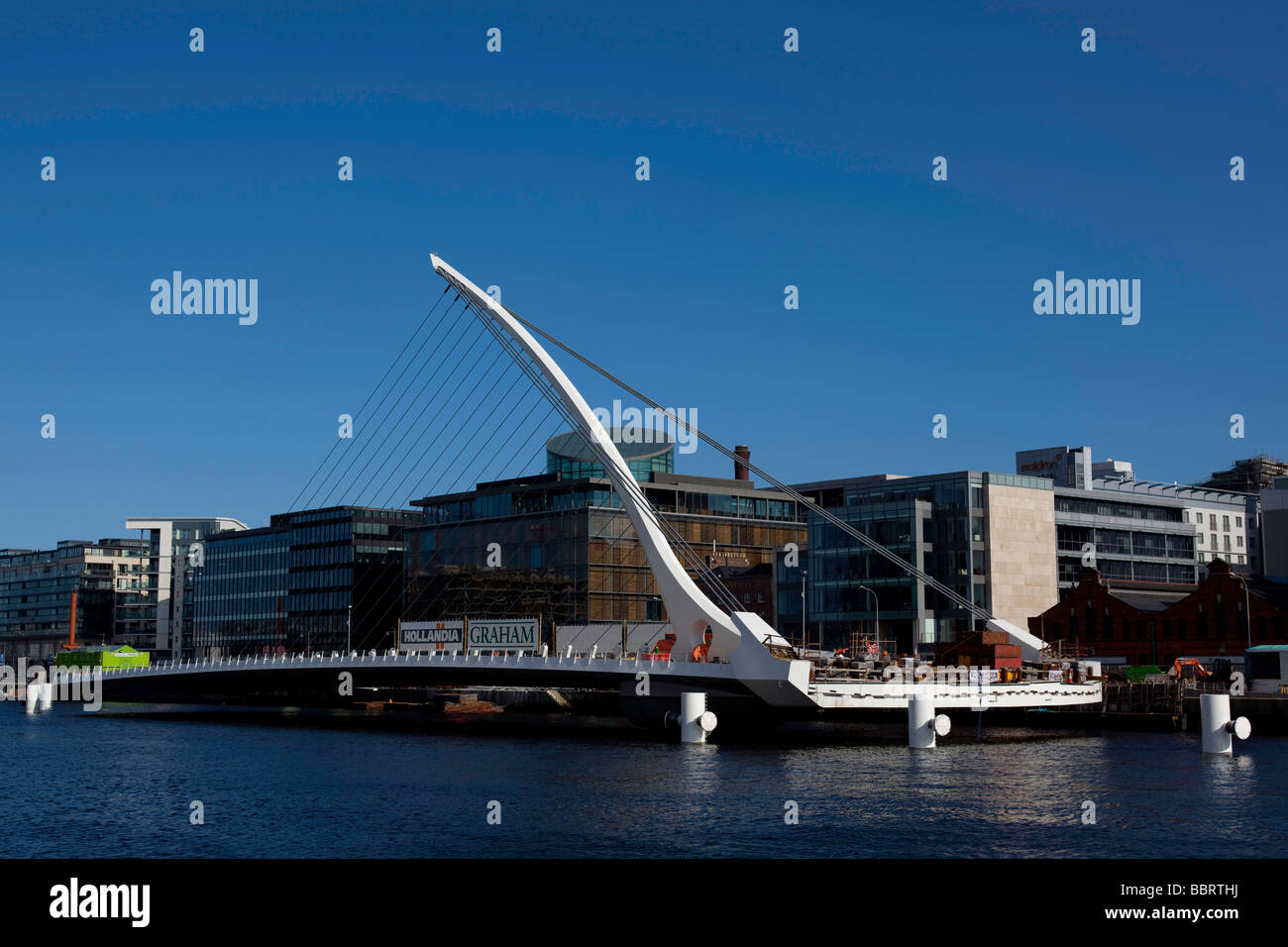 Samuel Beckett Bridge Dublin vor der Installation nach seiner Ankunft aus den Niederlanden Stockfoto