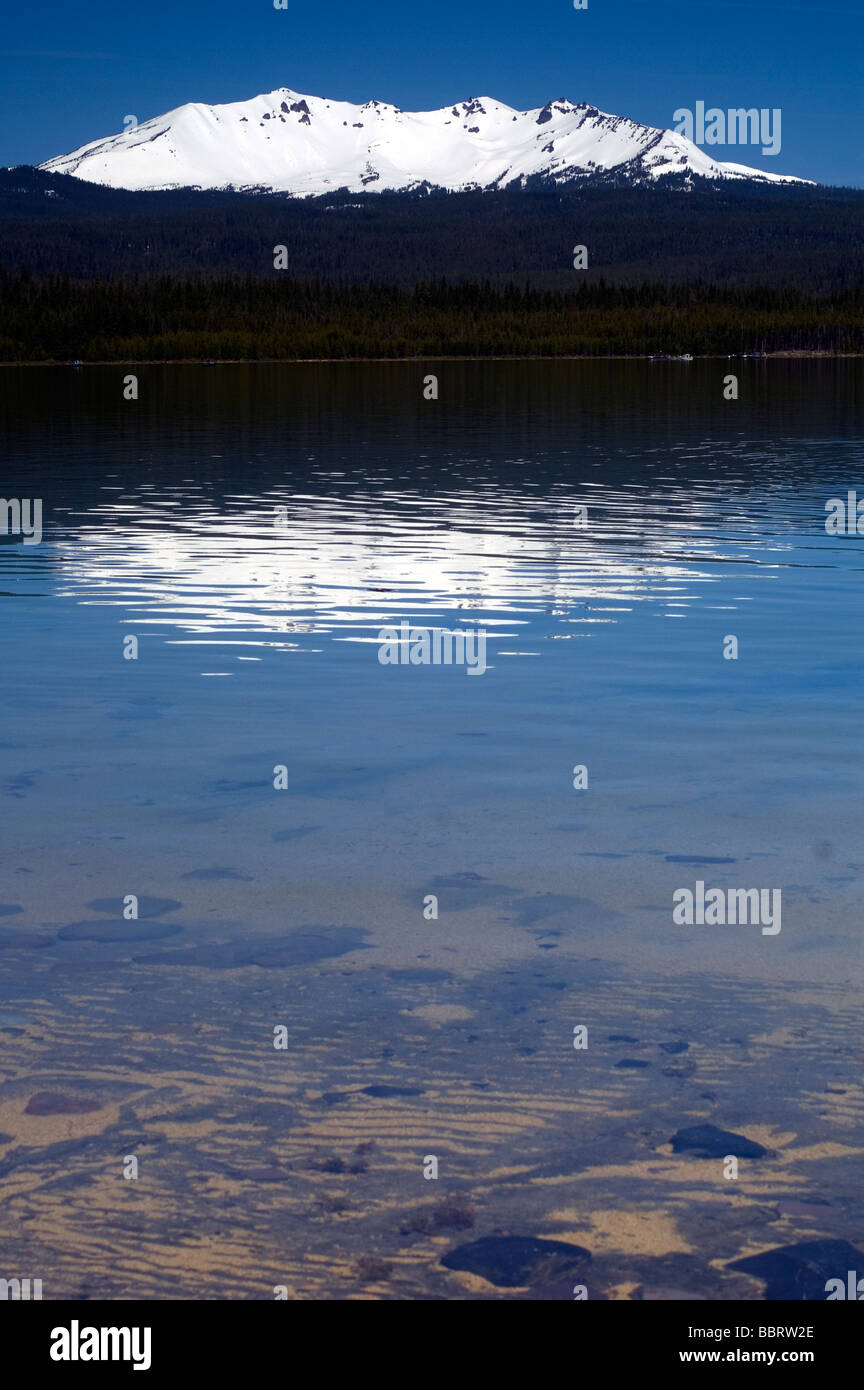 Diamond Peak Oregon von Mondsichelsee Stockfoto