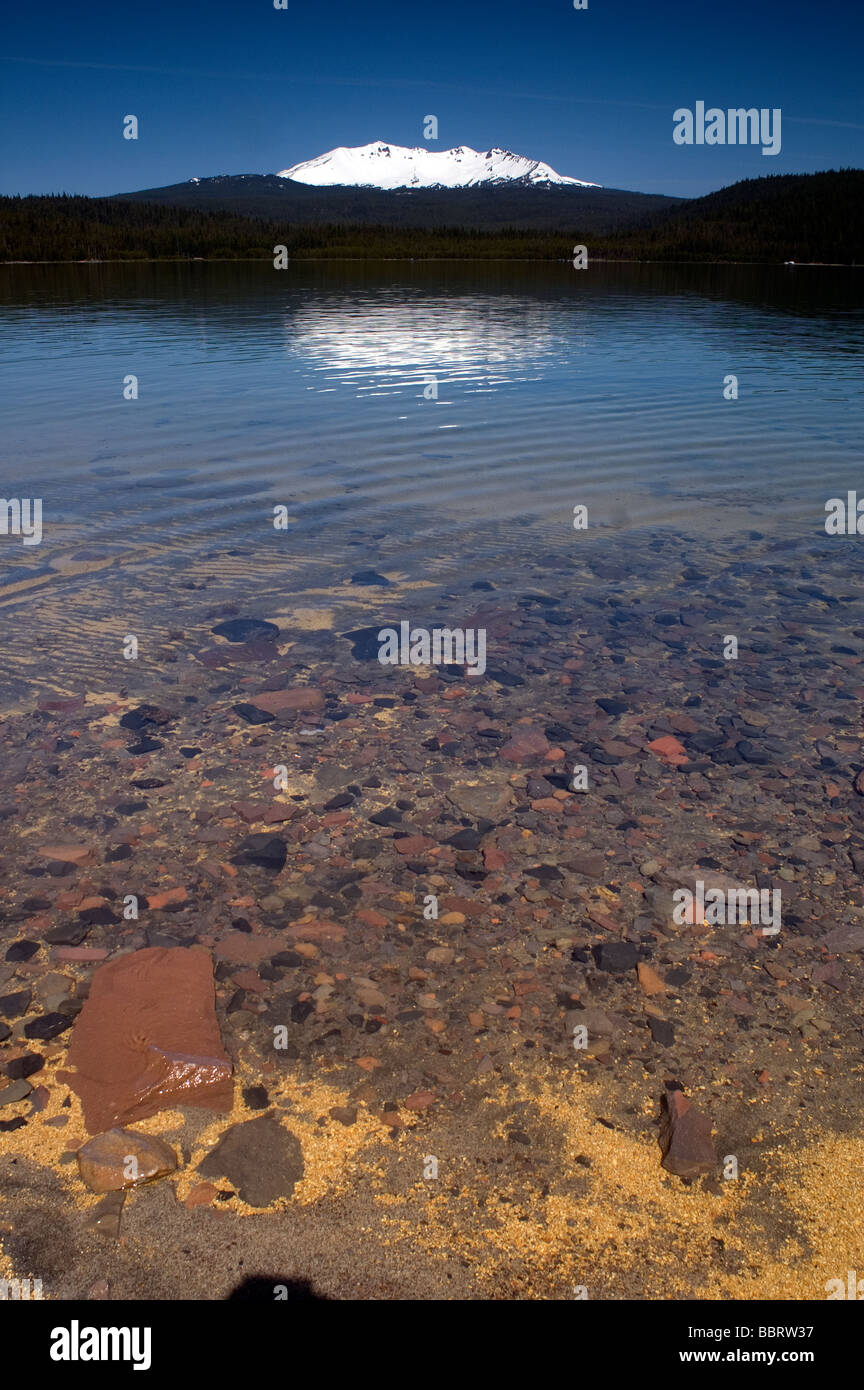 Diamond Peak Oregon von Mondsichelsee Stockfoto