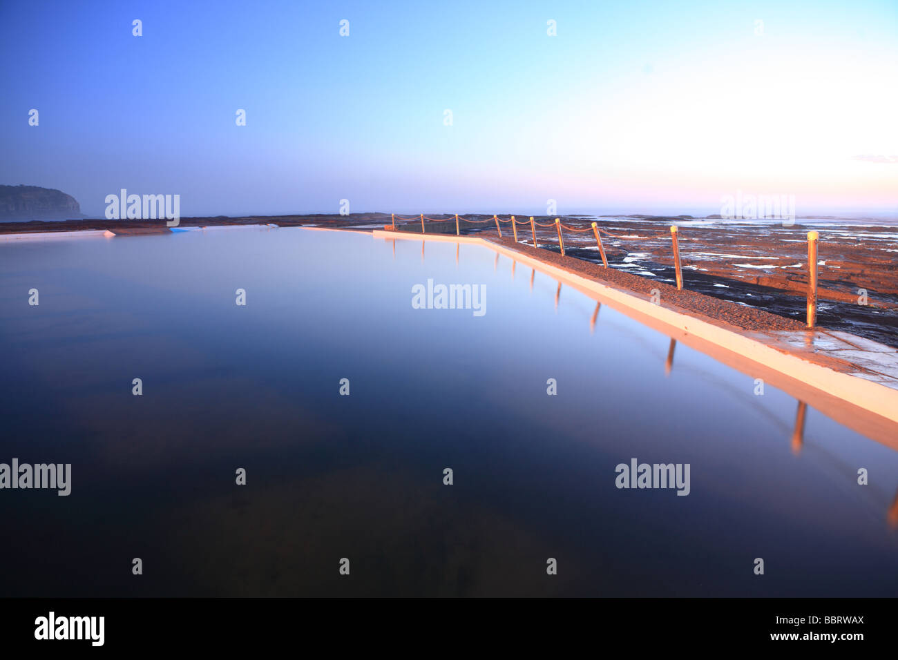 Morgendämmerung und Sonnenaufgang am North Narrabeen, Sydney, NSW, Australien Stockfoto