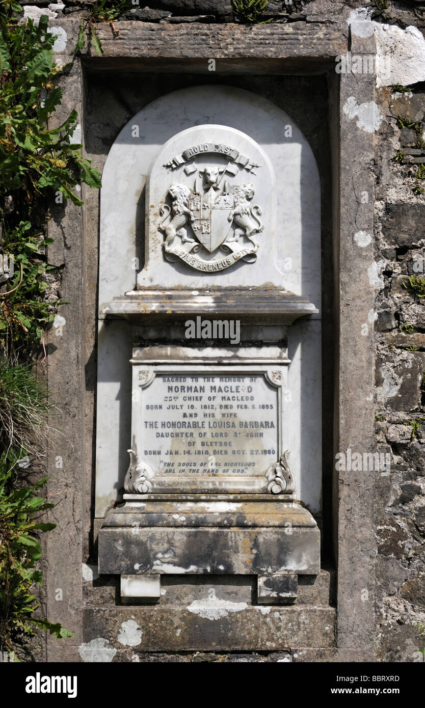 Denkmal für Norman MacLeod von MacLeod. Zerstörte Kirche der Heiligen Maria, Kilmuir, Dunvegan, Isle Of Skye, innere Hebriden, Schottland. Stockfoto