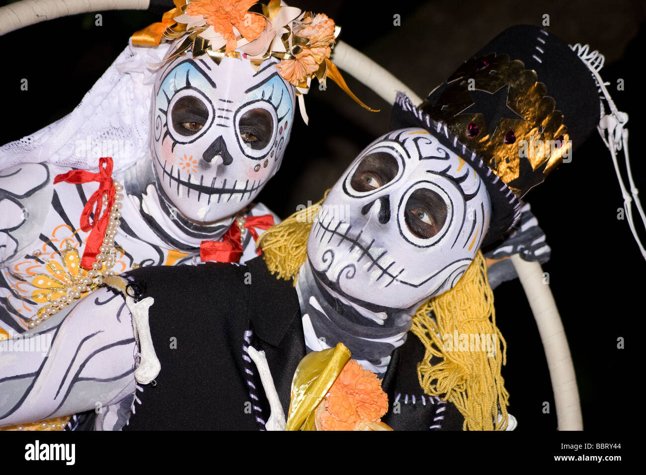 Voodoo-Skelett beängstigend Straßentheater Kostüm Gespensternacht Medway Fuse Festival Rochester Castle Kent England UK Europe Stockfoto