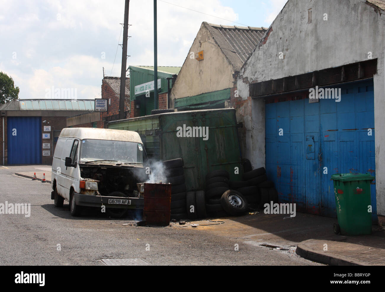 Eine verlassene Ford Transit van auf einer Straße in U.K. Stockfoto