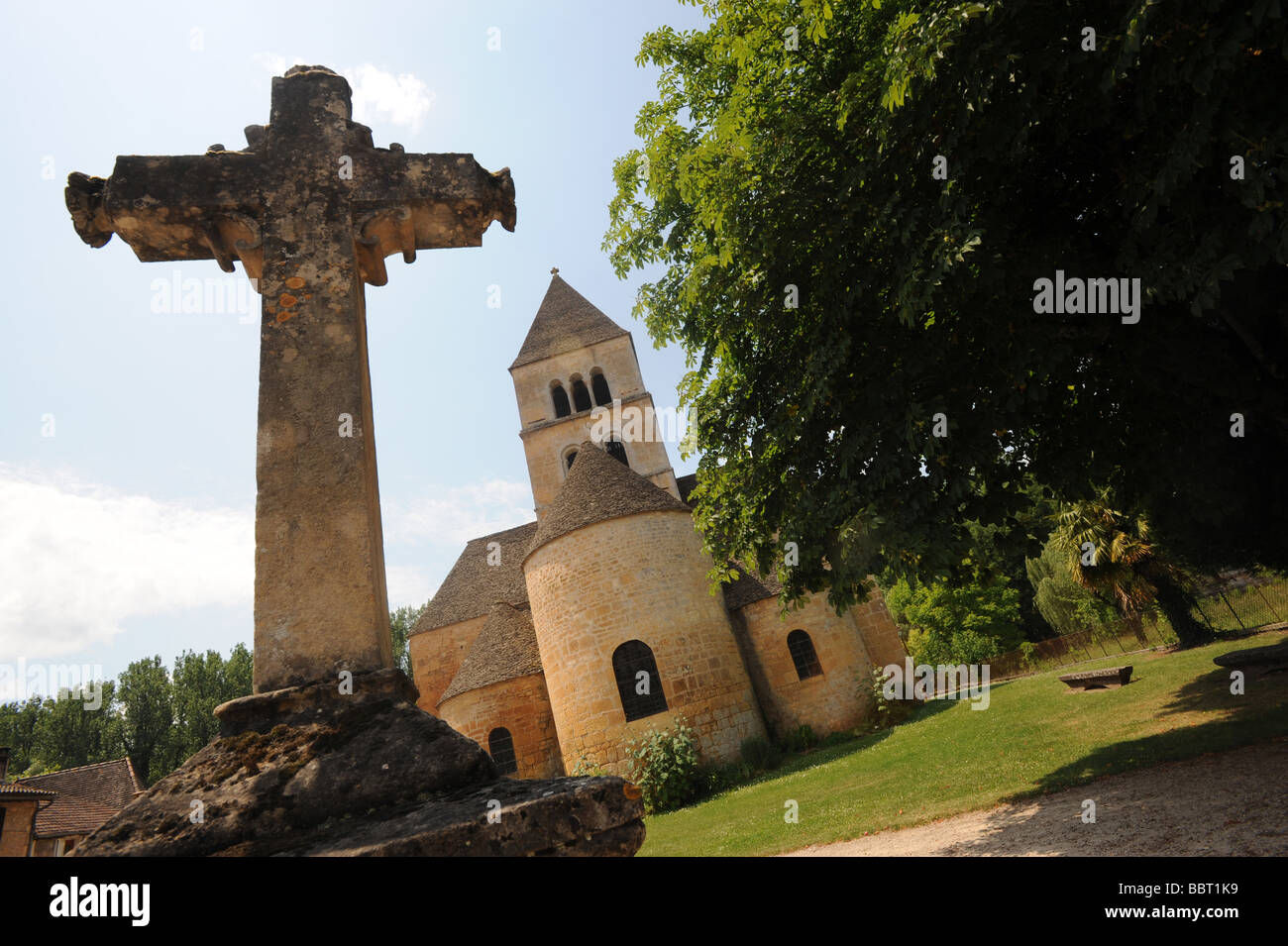 Die Steinkirche in St Leon Sur Vézère in der Dordogne-Frankreich Stockfoto