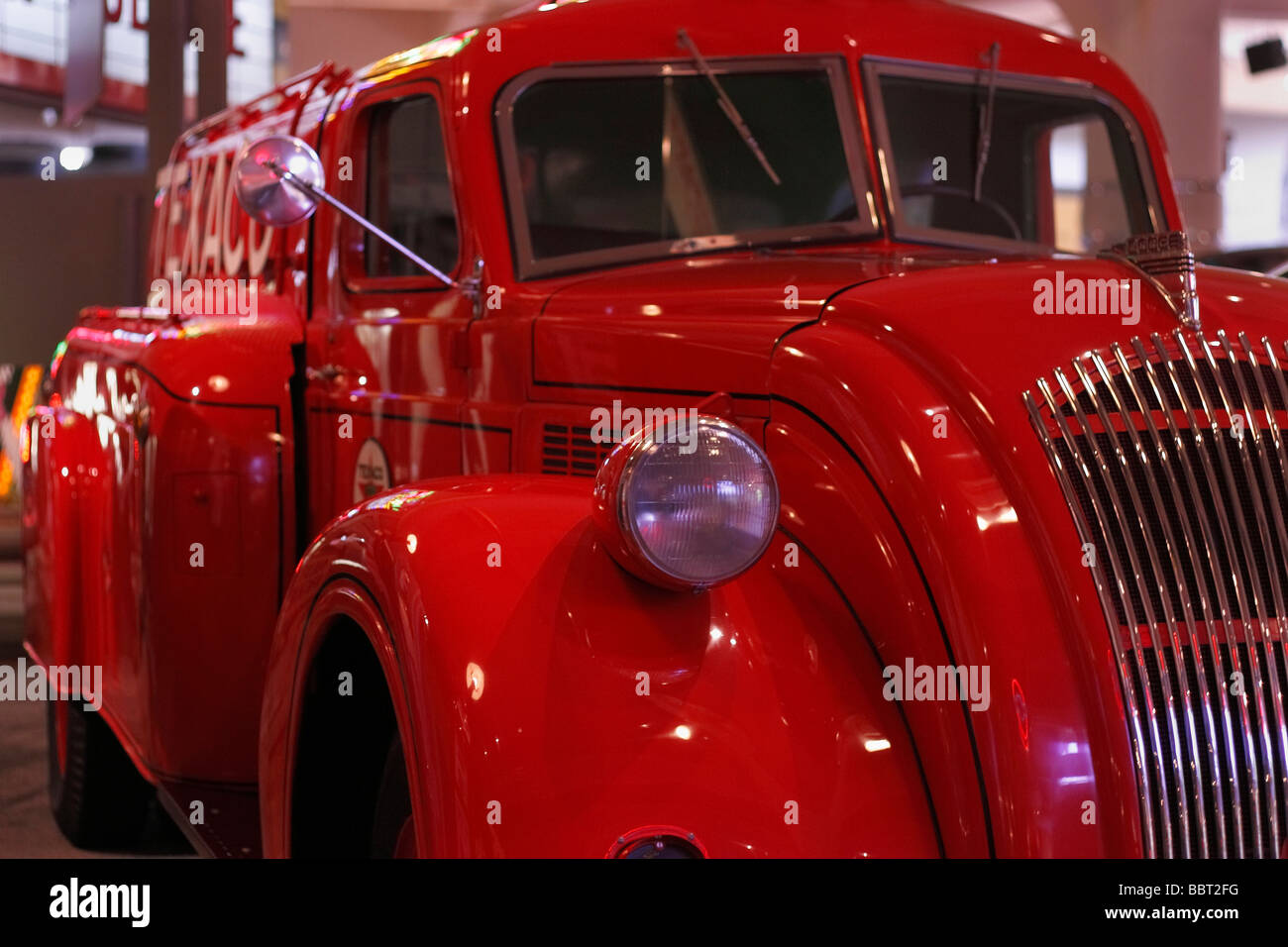 Texaco Truck, Tankstelle für antike Autos, alte Pumpen, Hi-res Stockfoto