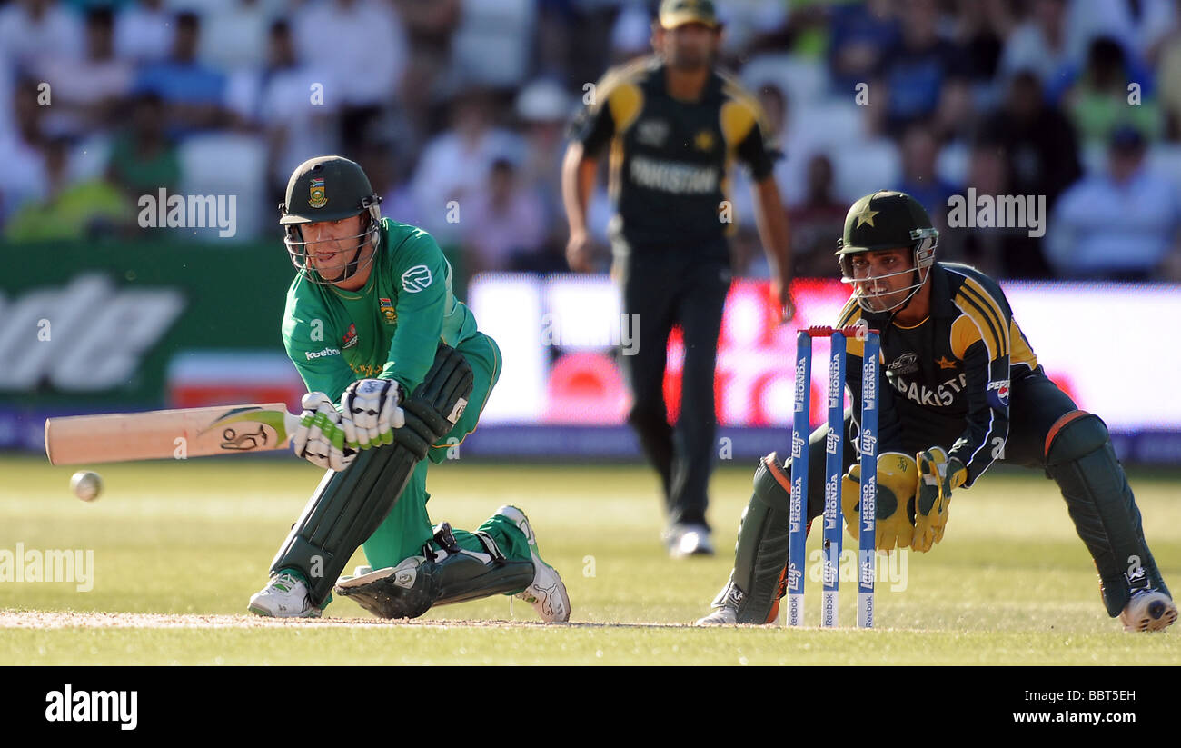 AB DE VILLIERS & KAMRAN AKMAL PAKISTAN V SOUTH AFRICA TRENT BRIDGE NOTTINGHAM ENGLAND 1. Juni 2009 Stockfoto