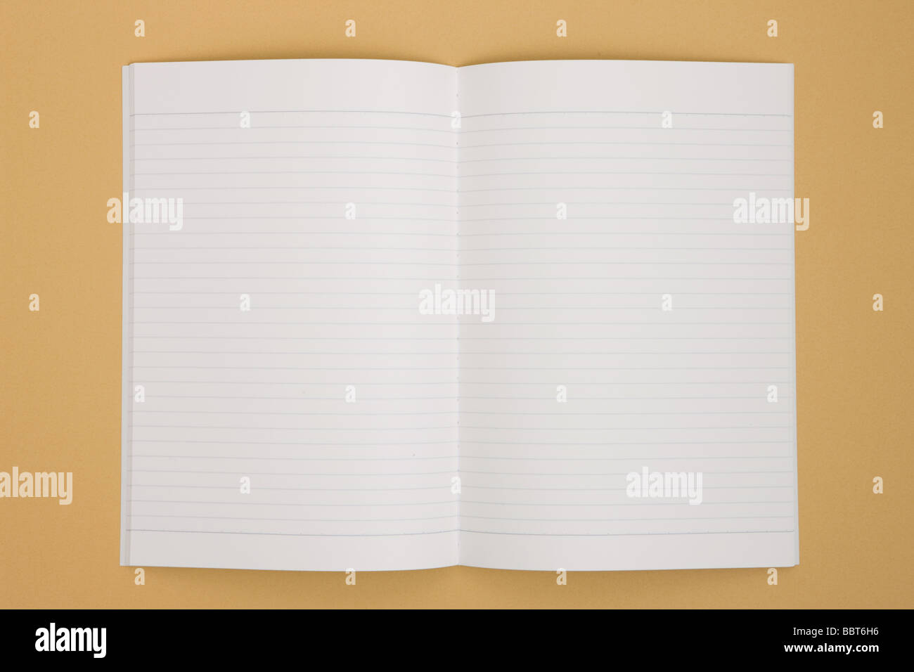Studioshot Notebook mit leeren Seiten Stockfoto
