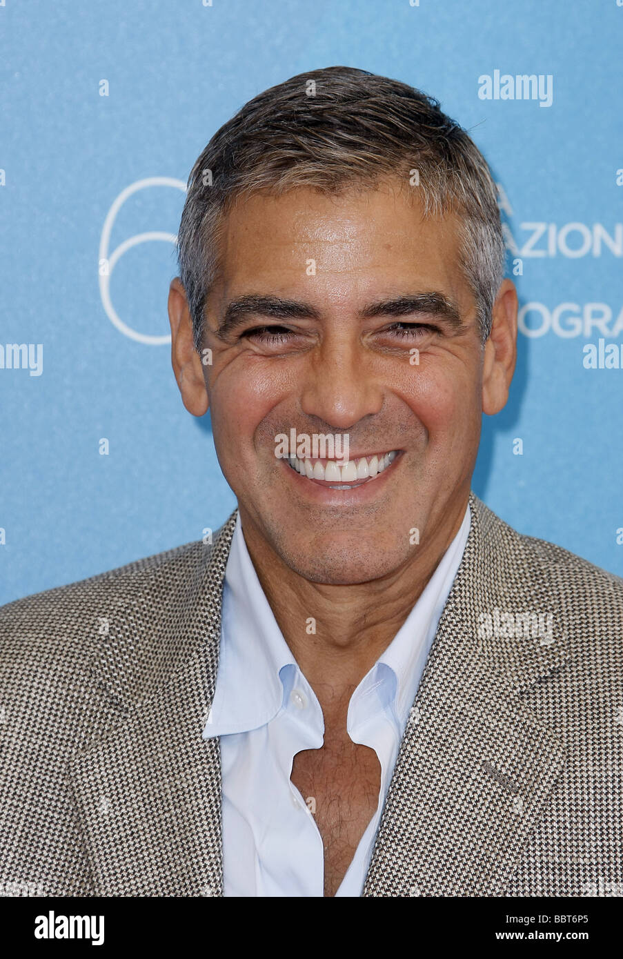 GEORGE CLOONEY BURN AFTER READING PHOTOCALL. 65. VENICE FILM FESTIVAL LIDO Venedig Italien 27. August 2008 Stockfoto