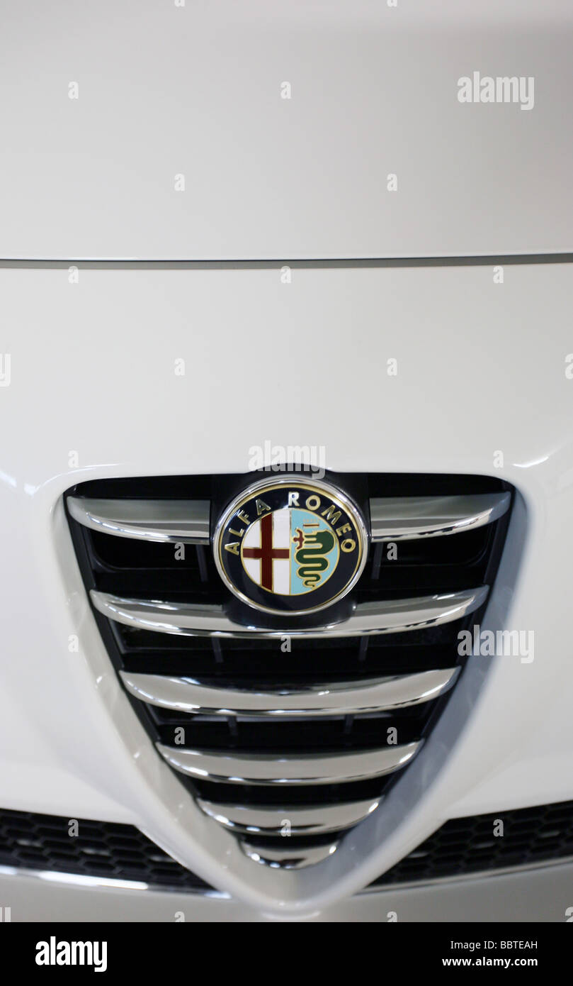 Moderne Form des Alfa Romeo Kühlergrill, Mailand, Italien Stockfoto