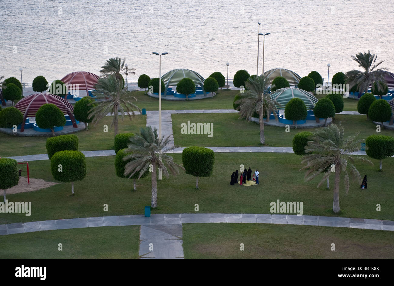 Dammam ein Garten im Bereich direkt am Meer Stockfoto