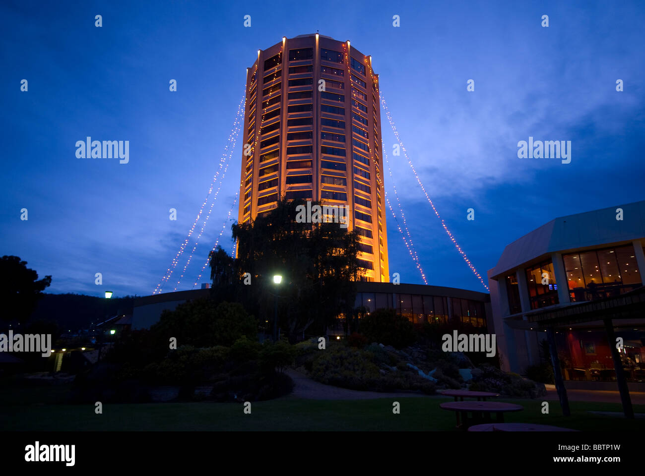 Wrest Point Tower Hotel, Hobart bei Nacht Stockfoto