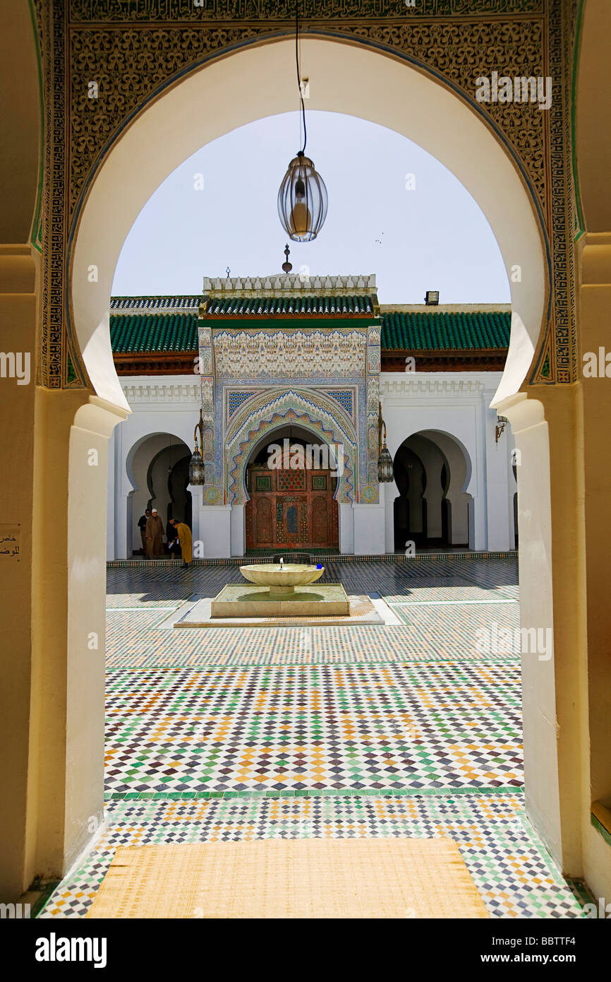Eingang zum Kairaouine Moschee, Fez, Marokko, Nordafrika Stockfoto