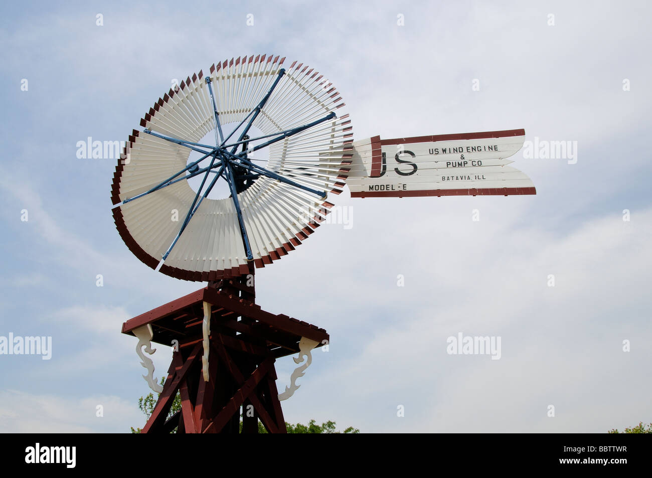 Stadt Zentrum von Batavia Illinois USA historische Windmühle des US-Wind Motor und Pumpe Stockfoto