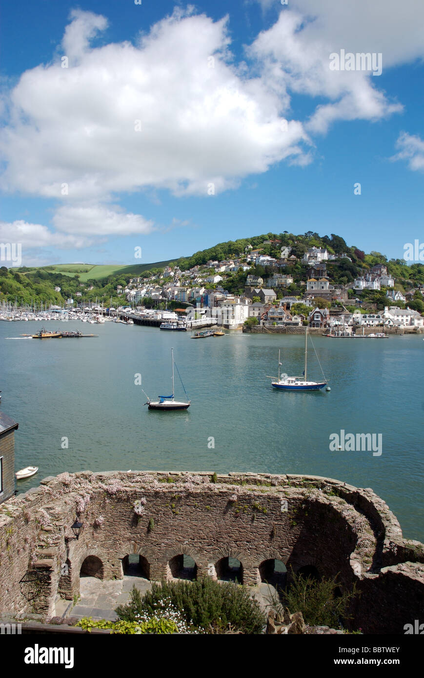 Blick auf Kingswear über Bayard Cove Fort, Dartmouth, Devon UK Stockfoto