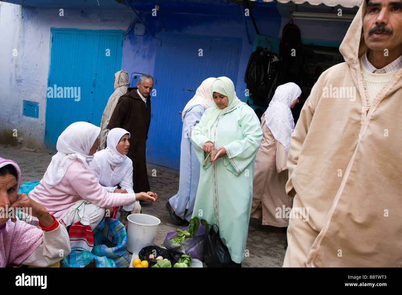 Straßenmarkt in Chefchaouen, Marokko, Nordafrika Stockfoto