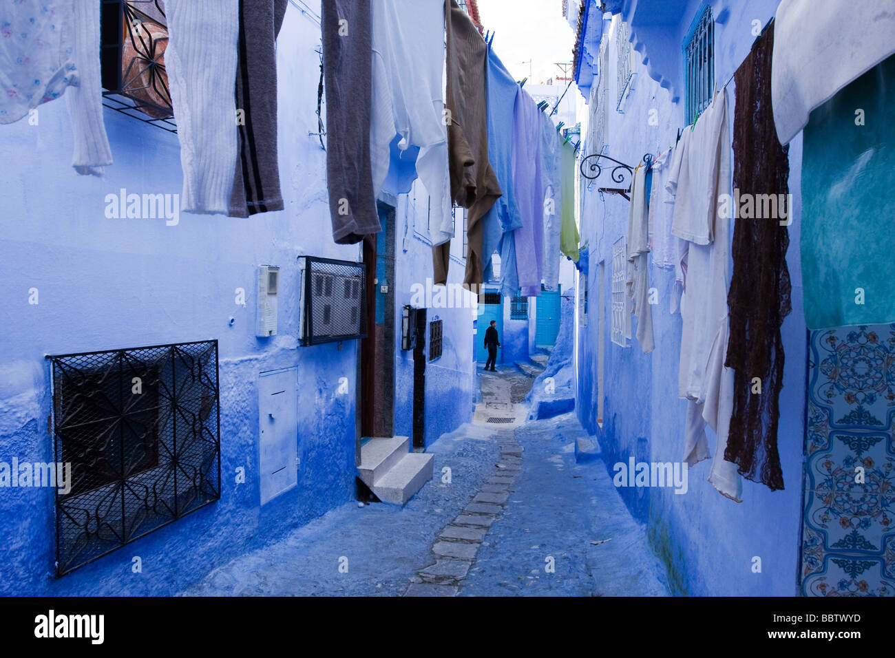 Blaue Passage in Chefchaouen, Marokko, Nordafrika Stockfoto