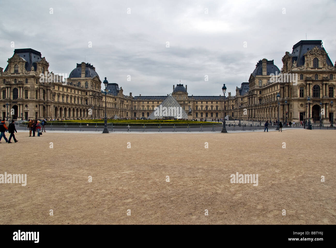 Frankreich Paris Musée de Louvre-Palais-Royal Bau Glaspyramide Stockfoto