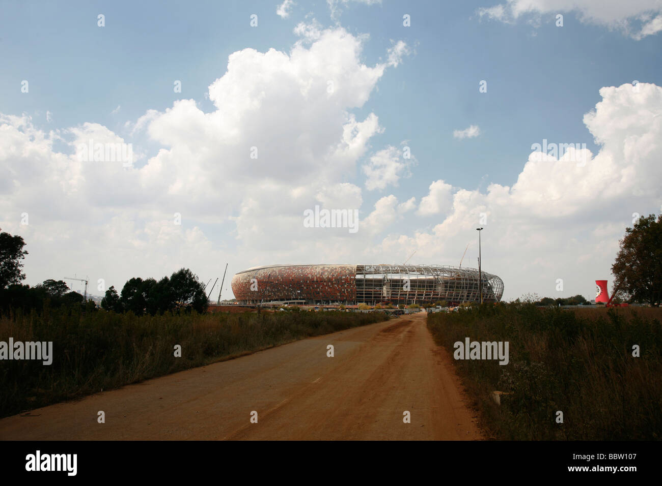 Soccer City Football-Stadion im Bau für die WM 2010. Soweto. Südafrika Stockfoto