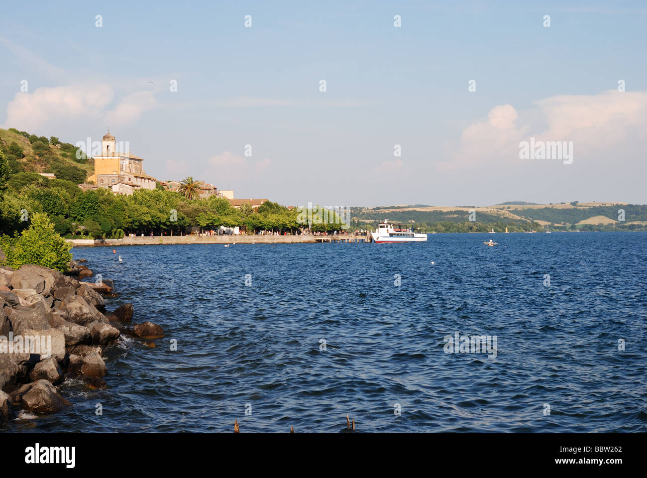 Lago di bracciano Fotos und Bildmaterial in hoher Auflösung Alamy