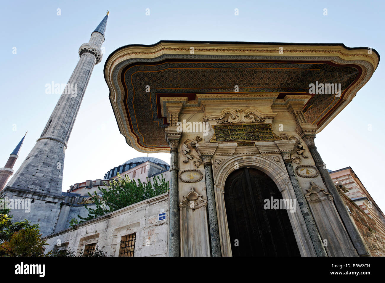 Aufwendige Seitentor der Hagia Sophia Komplex, Sogukcesme Sok, Sultanahmet, Istanbul, Türkei Stockfoto