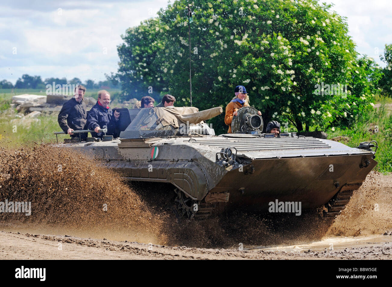 Tank-Fahrschule für Touristen, BMP gepanzerte Fahrzeug, Steinhoefel, Brandenburg, Deutschland, Europa Stockfoto