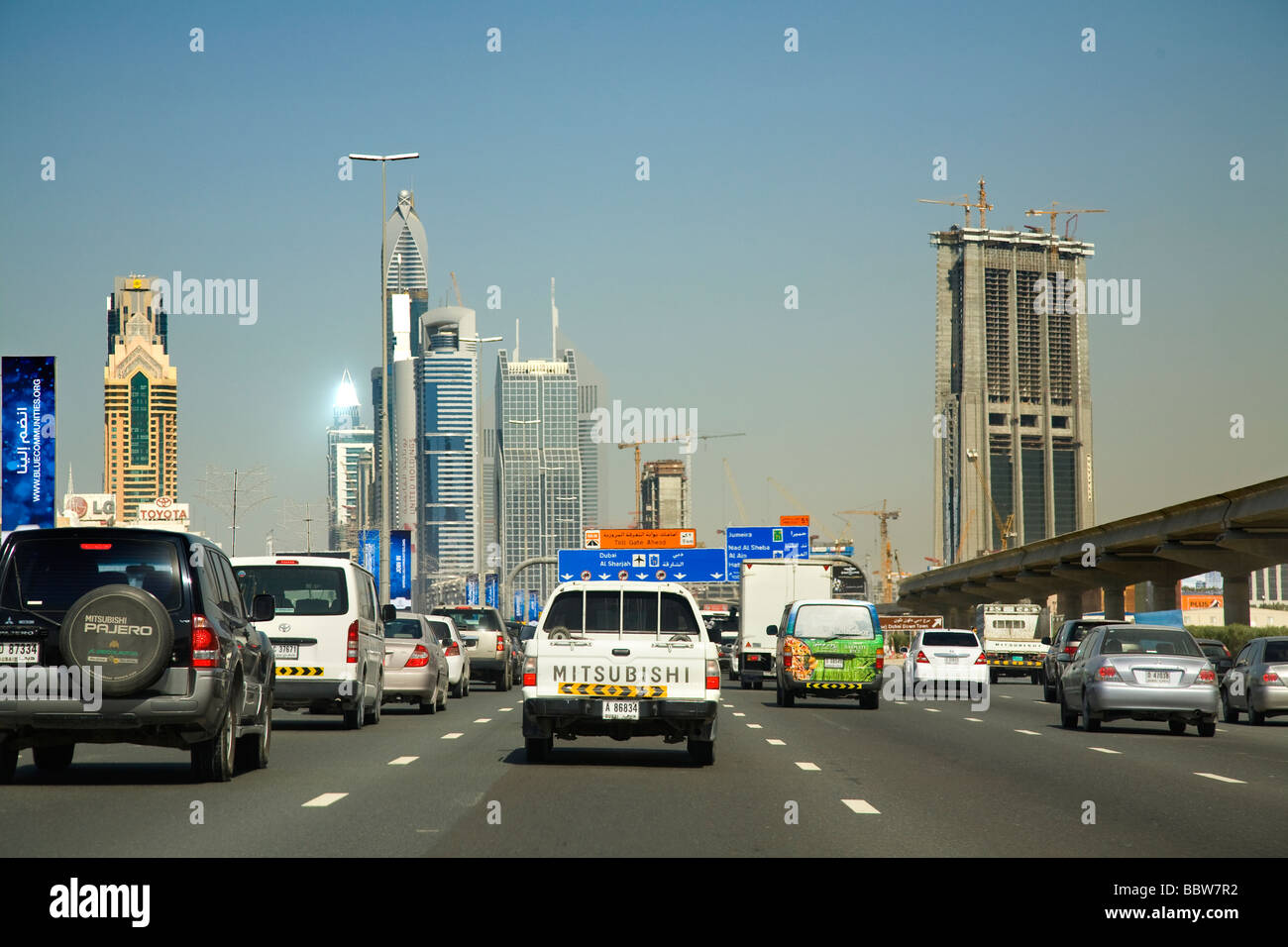 Verkehr an der Sheikh Zayed Road Dubai 6 Stockfoto