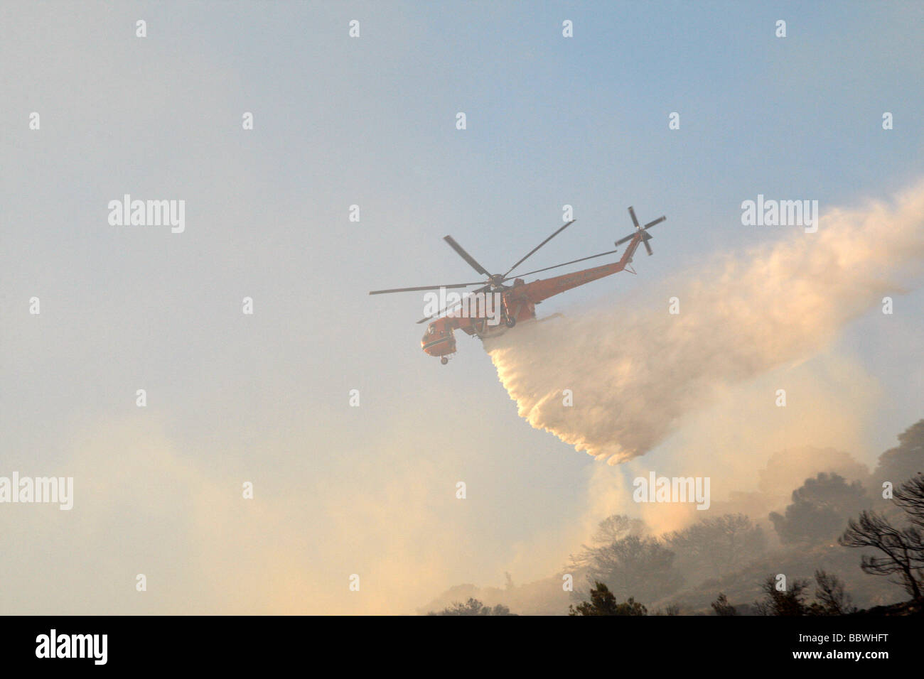 Feuerwehr Helikopter Erickson Luft-Kran Stockfoto