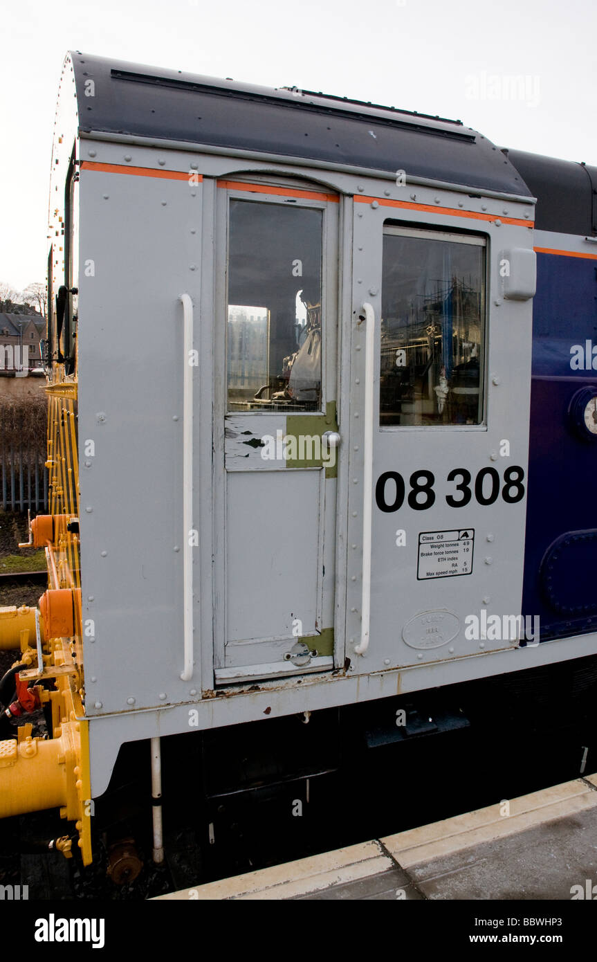 Klasse 08 Rangierlok bewegt das Caledonian express Inverness Bahnhof Schottland Stockfoto