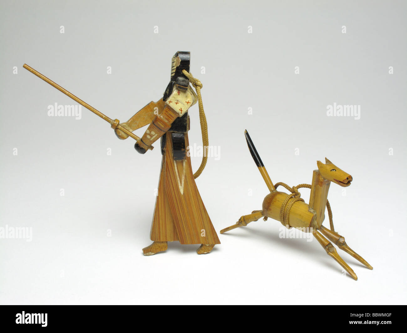 Antike japanische Bambus Spielzeug ein Kendo-Kämpfer und ein Pferd Stockfoto