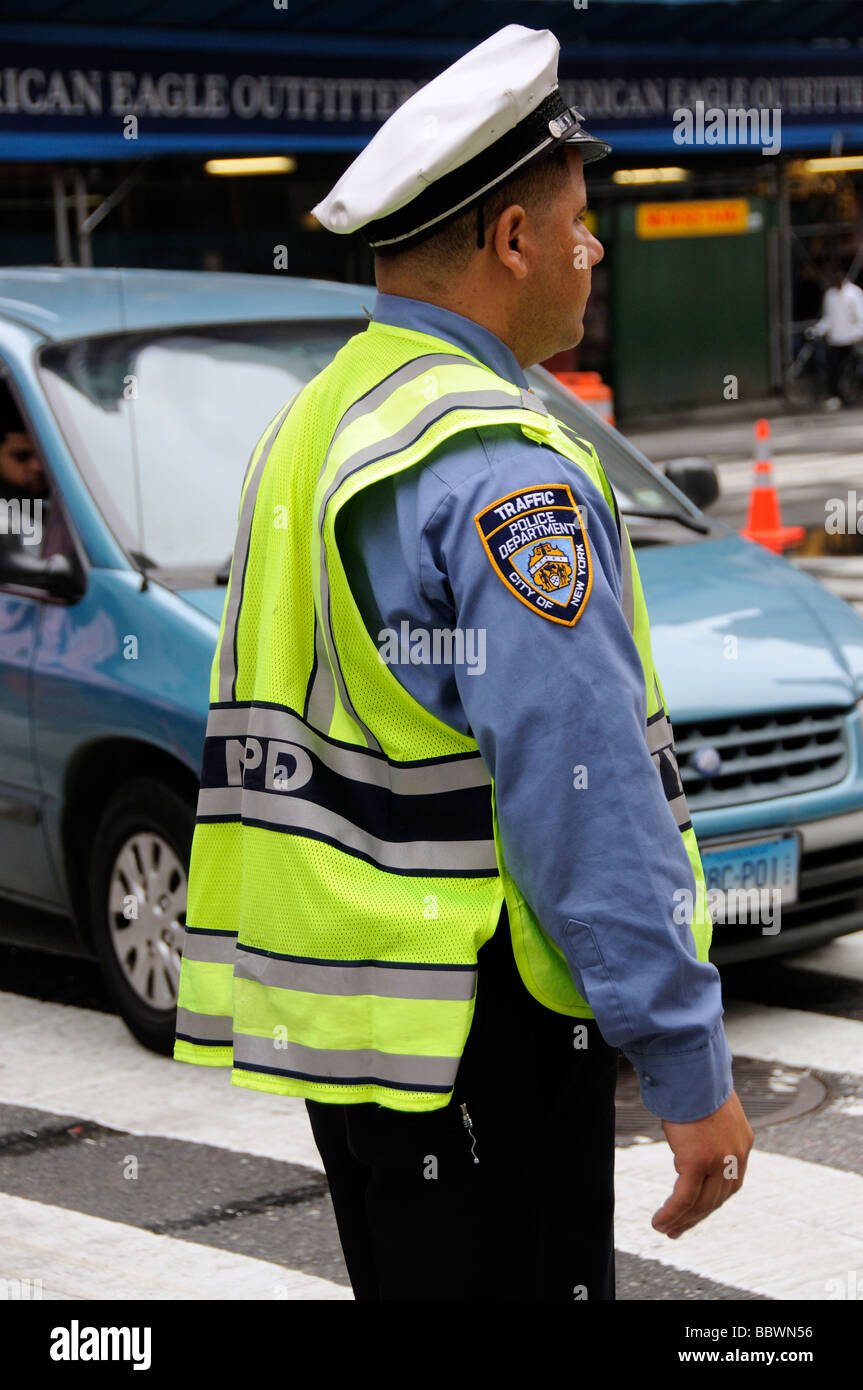 NYPD New York Cop Verkehrspolizist im Dienst Stockfoto