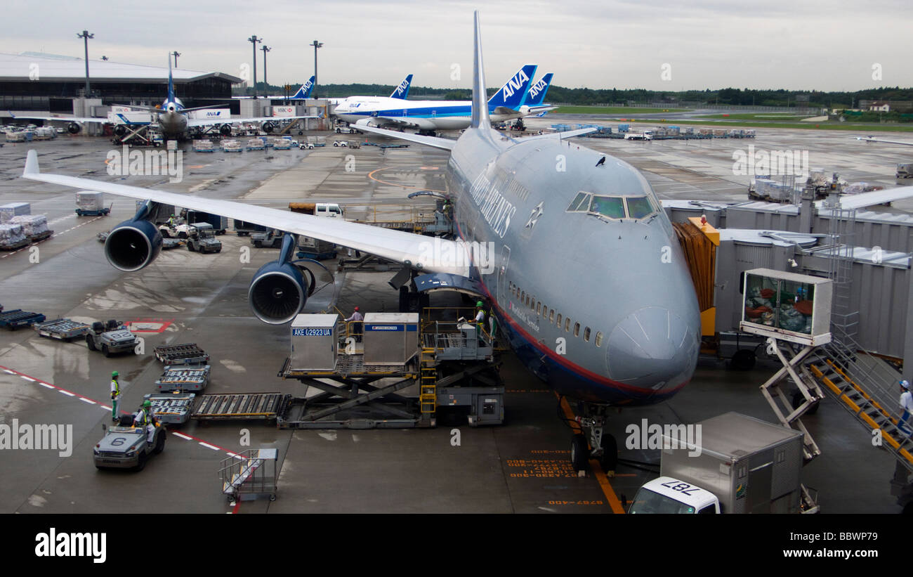 United Airlines Boeing 747 im Tor Narita Internationaler Flughafen Tokio Japan Stockfoto