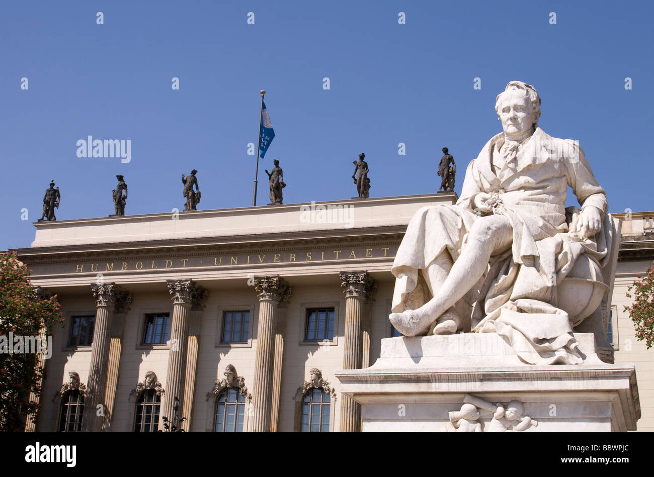Statue von Alexander von Humboldt vor der Humboldt-Universität zu Berlin Stockfoto