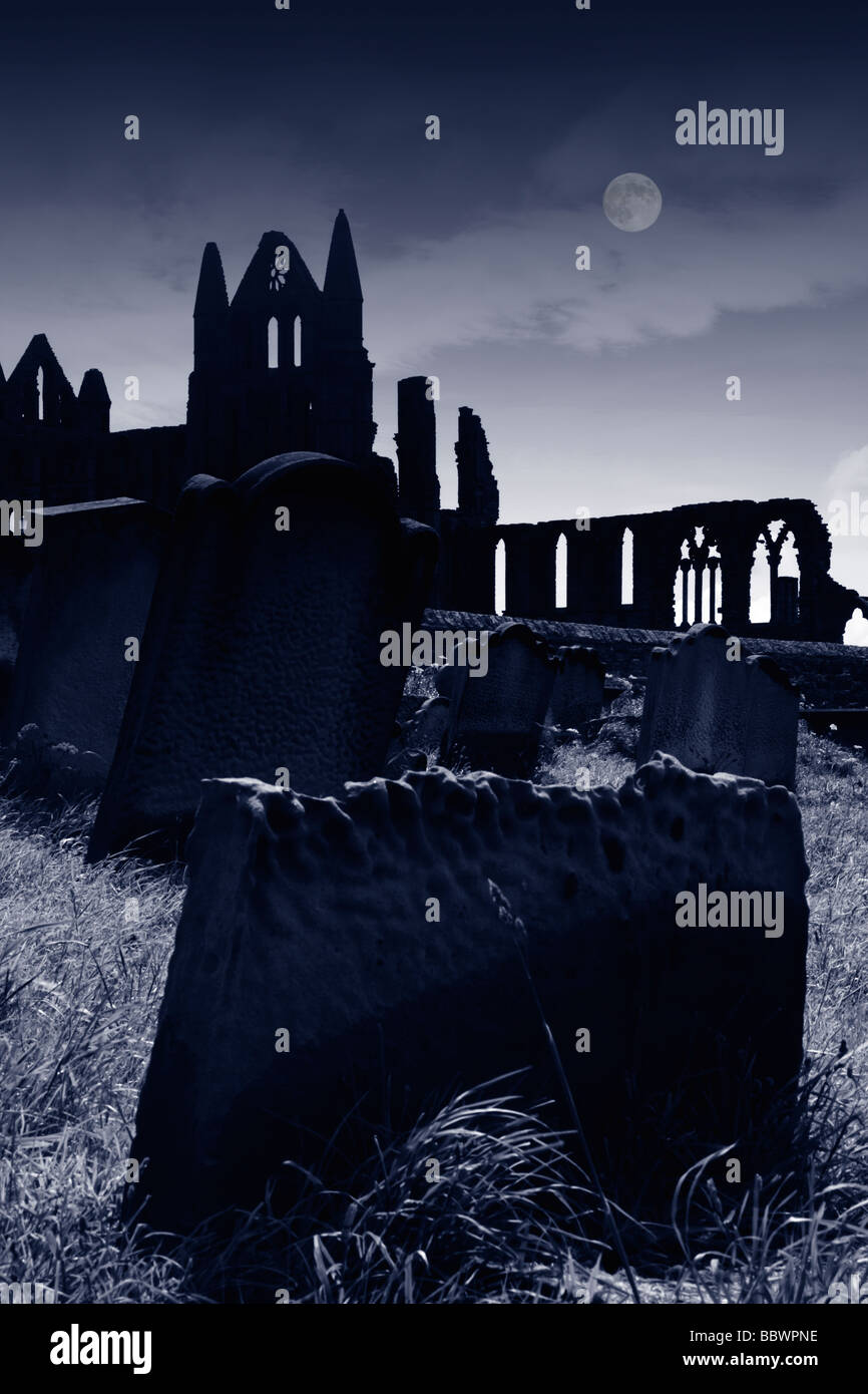 Whitby Abtei von Str. Marys Friedhof gesehen in North Yorkshire, England, UK. Stockfoto
