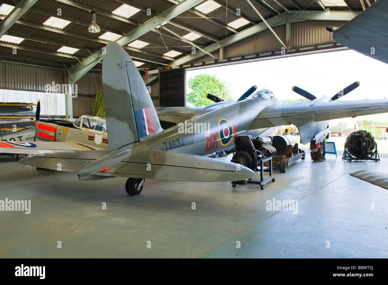 de Havilland Aircraft Erbe Zentrum Moskito Museum, DH98 Mosquito Mk.B. TT35 Bomber Erstflug 1945 Tail & fusilage Stockfoto