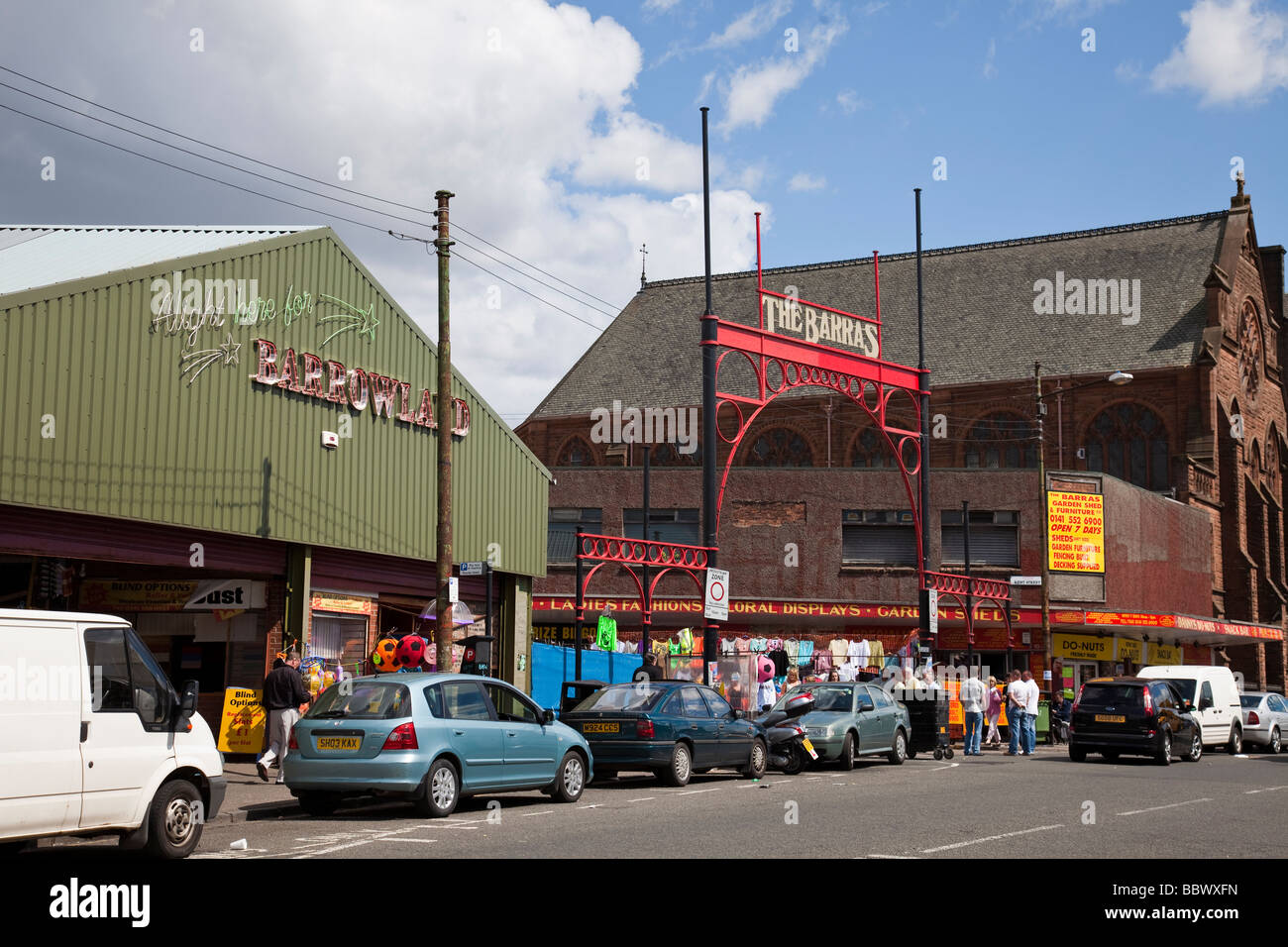 Eingang zum Barras aka Barrowland, die (in) berühmt/berüchtigten billig Street Market in der Gallowgate Bereich der East End von Glasgow, Schottland Stockfoto