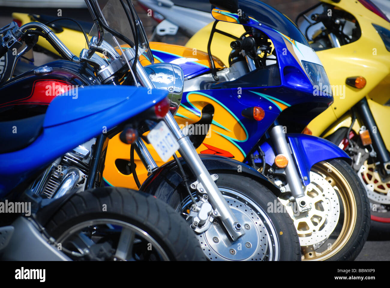 Reihe von auffälligen und schnelle Sportmotorräder. Stockfoto