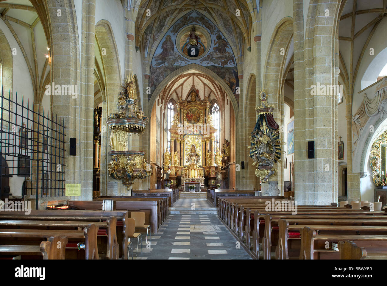 Domherren und Wallfahrt Kirche von Maria Saal, Kärnten, Österreich Stockfoto