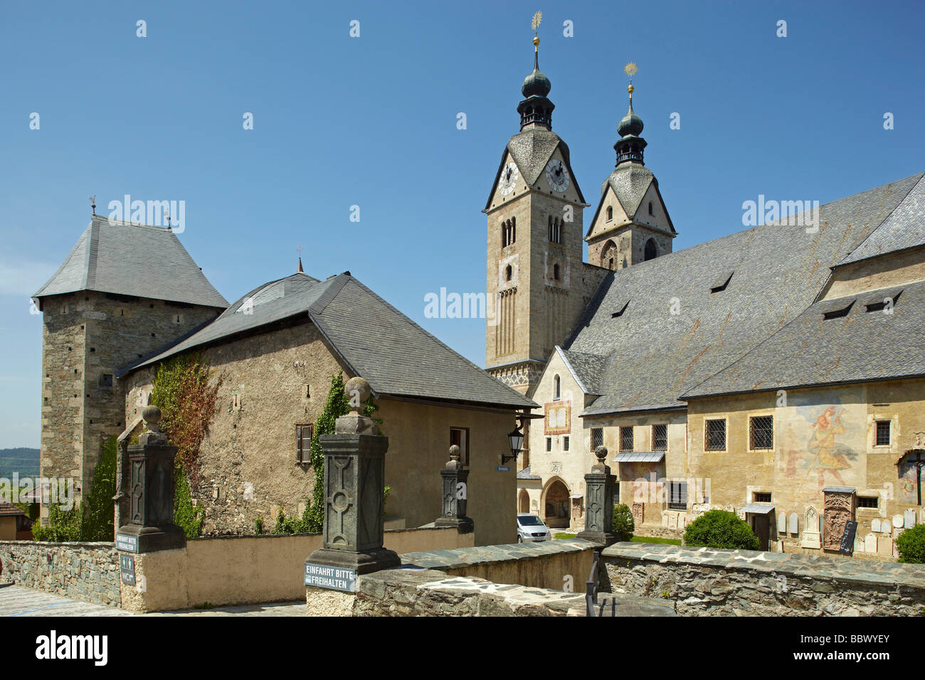Domherren und Wallfahrt Kirche von Maria Saal, Kärnten, Österreich Stockfoto