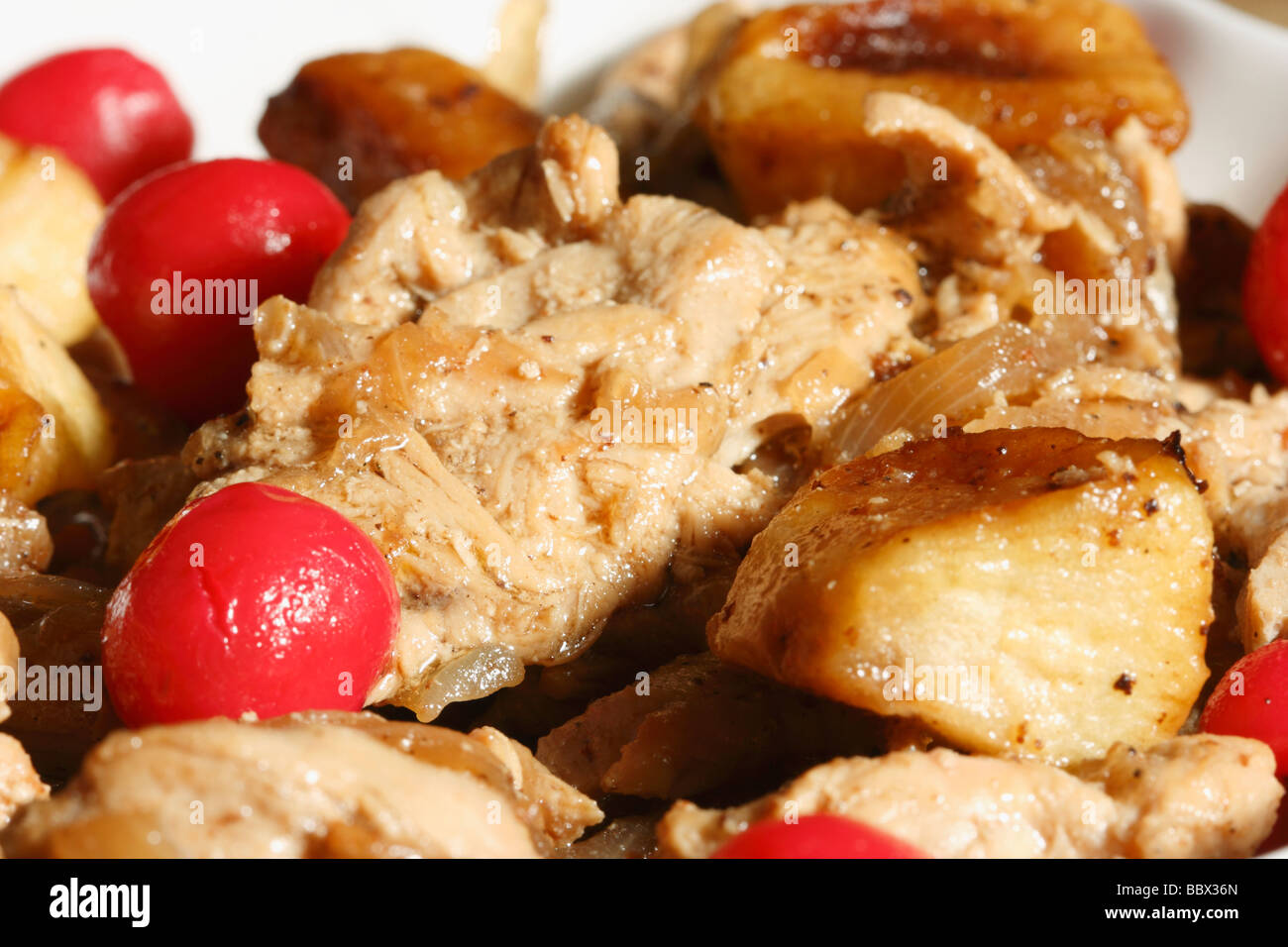 Solange-e Seib ist ein Fleisch-Eintopf mit Äpfeln und getrockneten Früchten Stockfoto