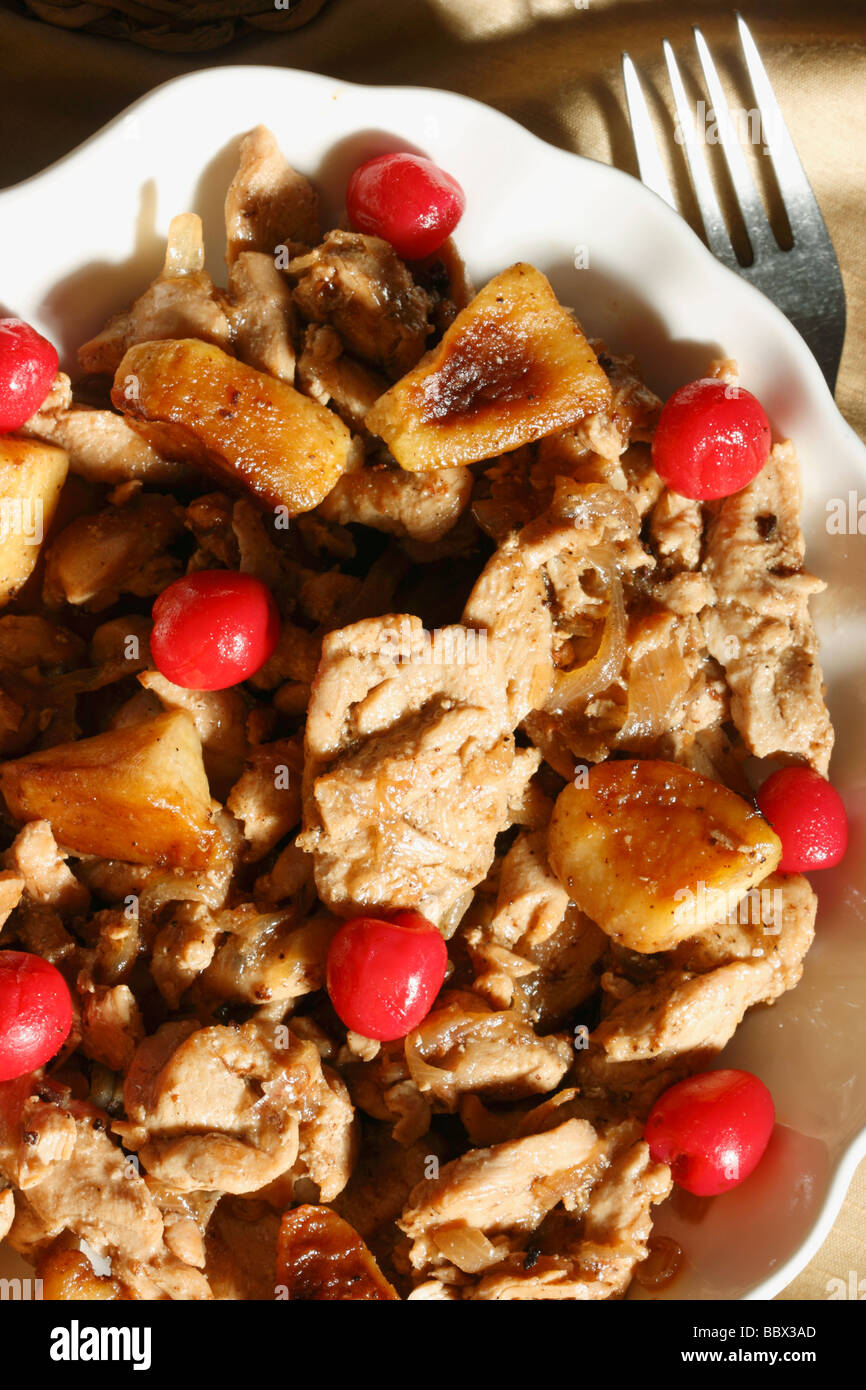 Solange-e Seib ist ein Fleisch-Eintopf mit Äpfeln und getrockneten Früchten Stockfoto