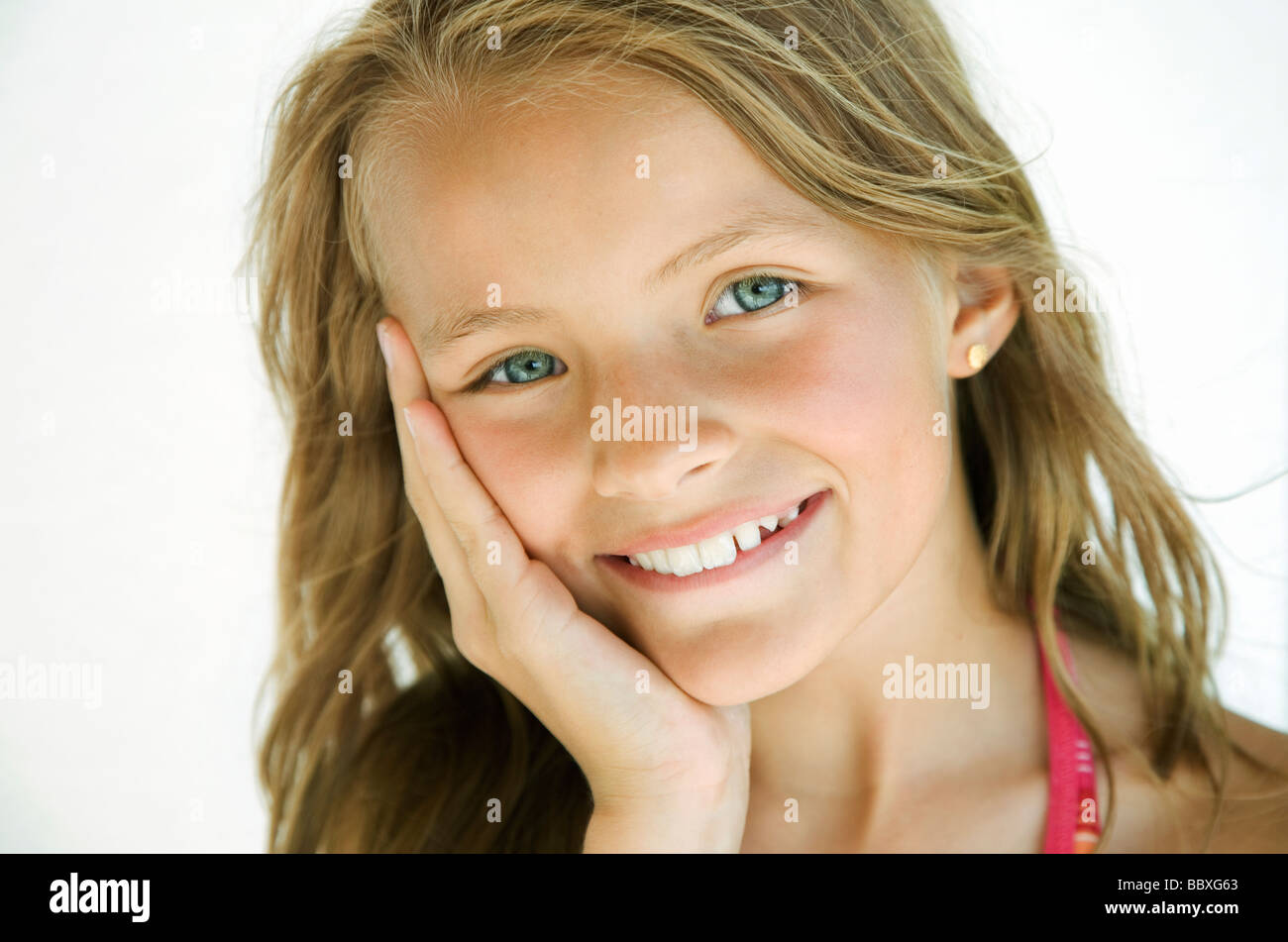Porträt von einer Blondine lächelnde Mädchen Schweiz. Stockfoto