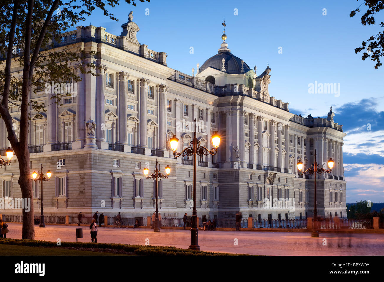 Königlicher Palast beleuchtet, Madrid Spanien Stockfoto