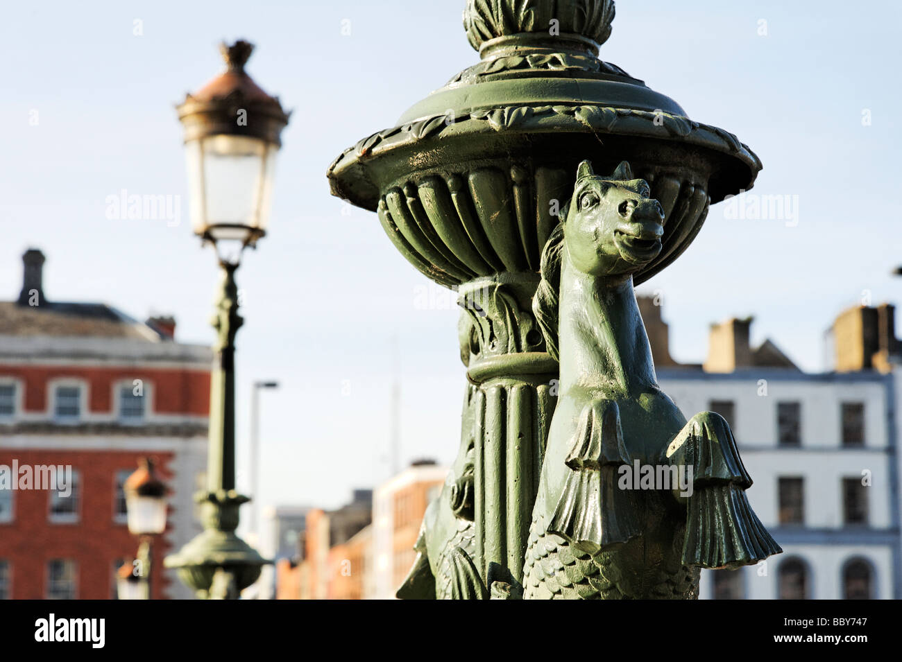 Detail von einem Seepferdchen auf Grattan-Brücke über den Fluss Liffey in Dublin Irland Stockfoto