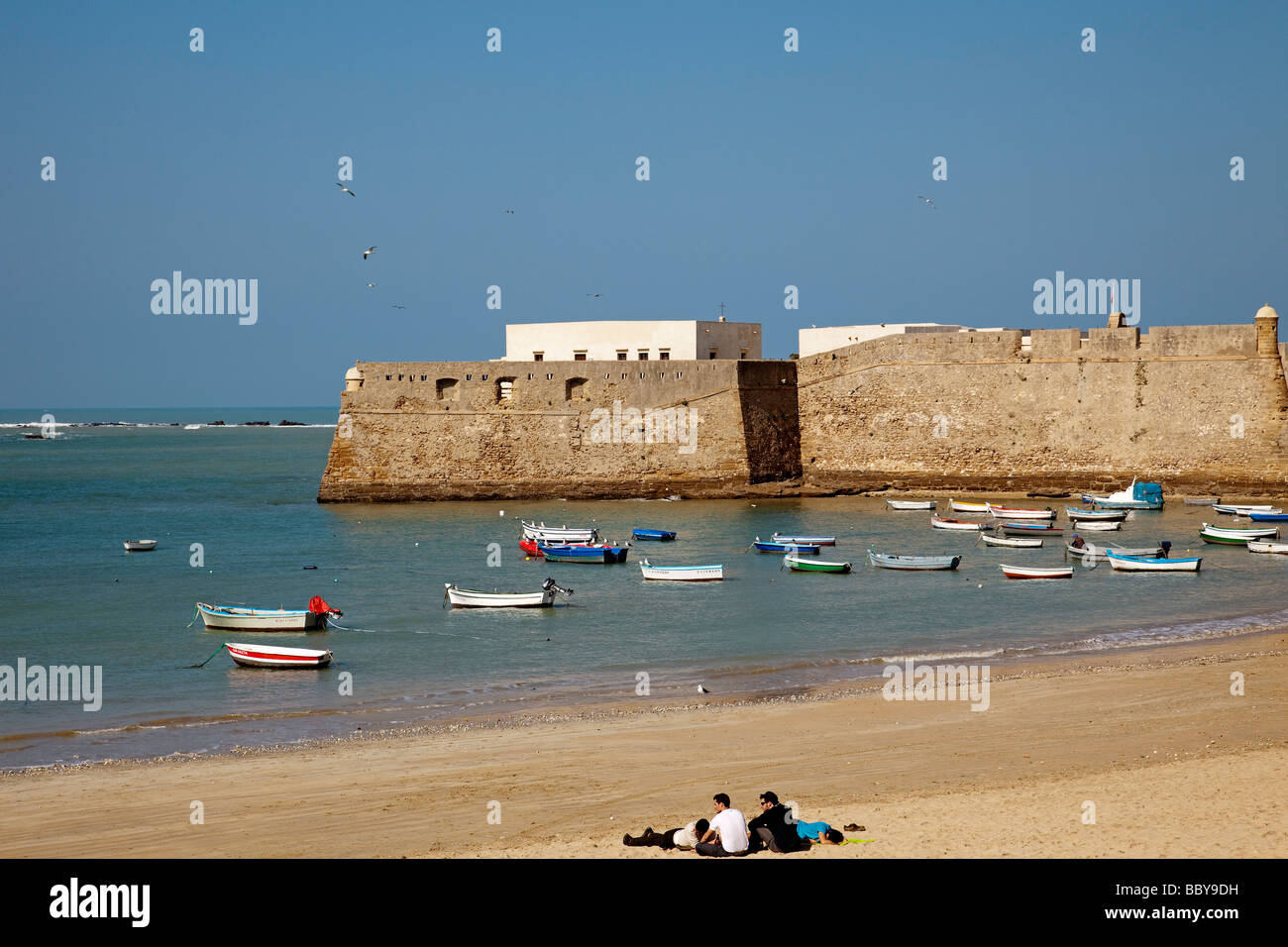 Playa de La Caleta y Castillo de Santa Catalina de Cadiz Andalusien España La Caleta Strand und Burg von Santa Catalina in Cadiz Stockfoto