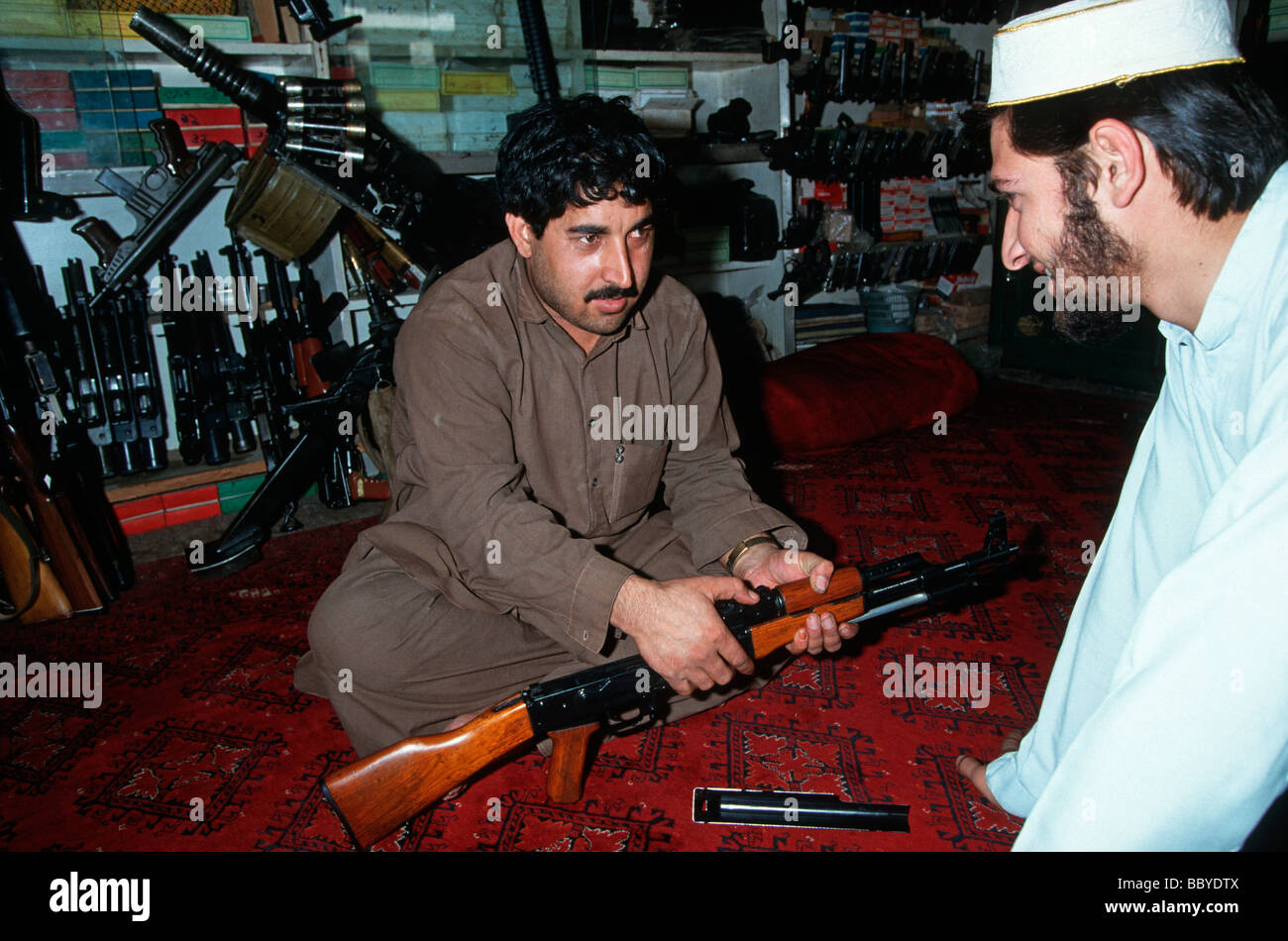 Pakistan-N W Grenzprovinz Dorf Darra Adam Khel Waffenfabrik Stockfoto