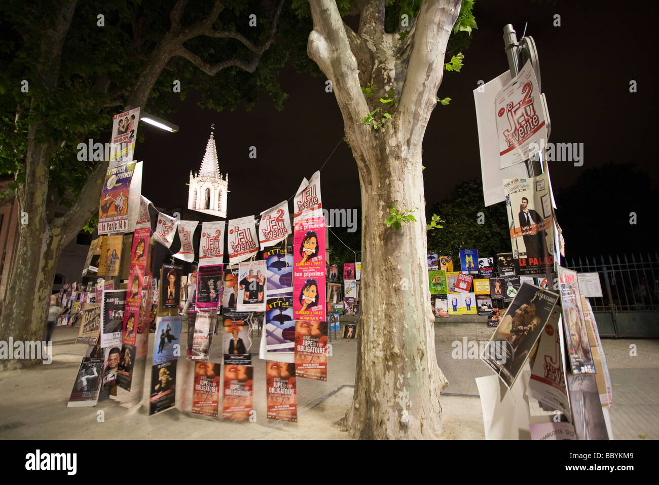 Werbedisplays während das Theaterfestival in Avignon Stockfoto