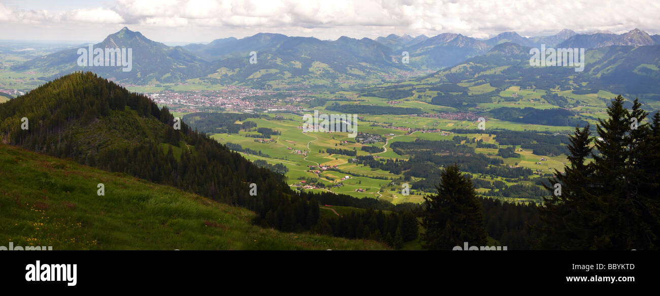 Panoramablick vom Hörnergruppe in den Allgäu Alpen mit Grünten Berg Stockfoto