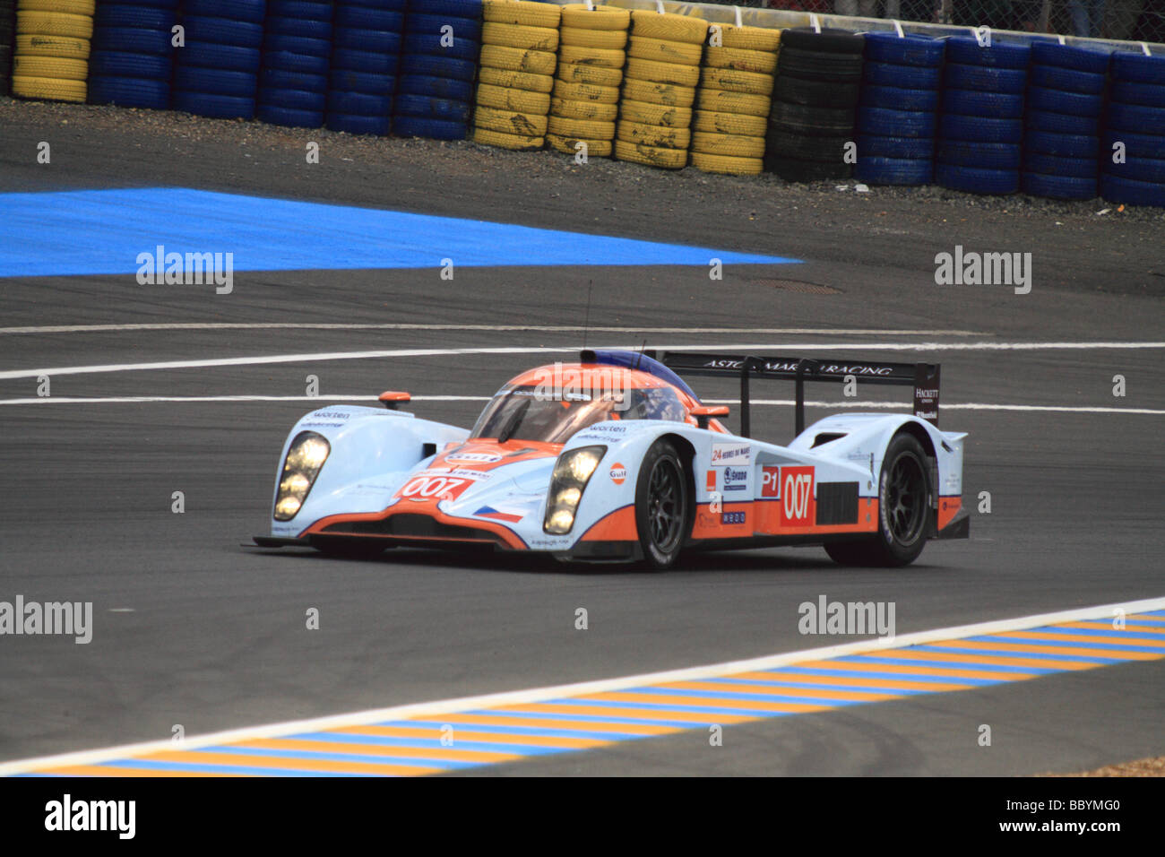 Le Mans 24 Stunden Auto Rennen Sarthe Frankreich Juni 2009 Aston Martin LMP1 Lola Sportevent Track Schaltung Stockfoto